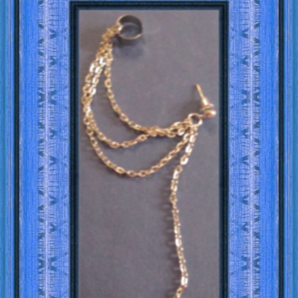 Silver Tone Chain With Leaf Design Ear Cuff